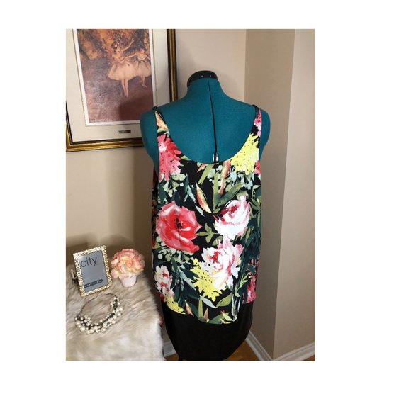 Floral Top, Size XXL - Picture 2 of 4